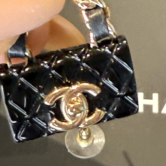 Chanel Earrings from Cruise Collection 2023 - Picture 4 of 11